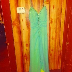 Mystique prom dress size 8